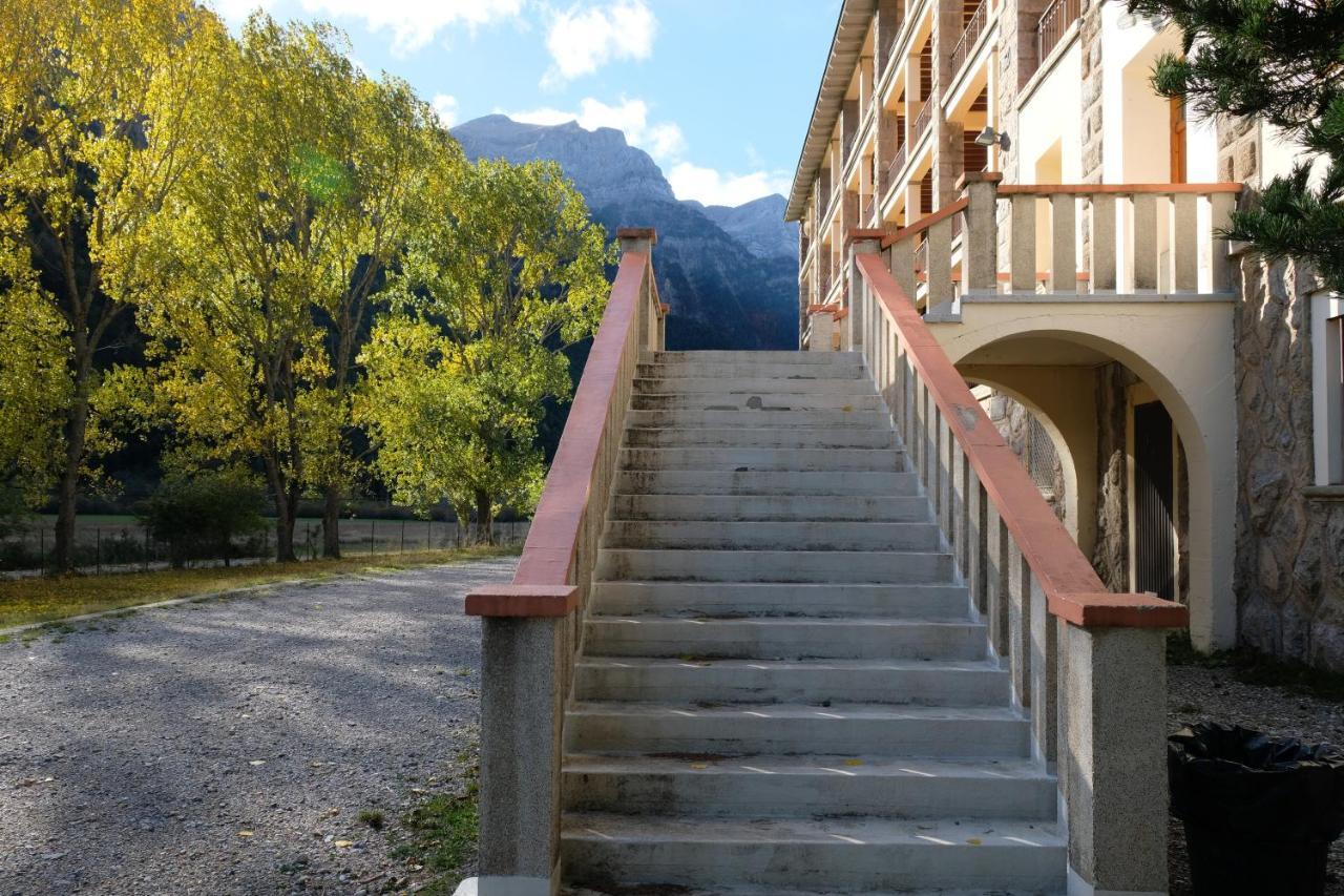 La Casa De Pineta Vandrarhem Bielsa Exteriör bild